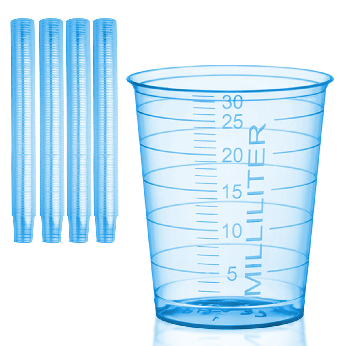 Stapels HaseMed medicijnbekers van 30 ml. Kleur: blauw. Verkocht als 80 bekers in één gekozen kleur, zonder deksels.